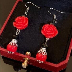 Rose 🌹 gorgeous earrings​​​​​​​